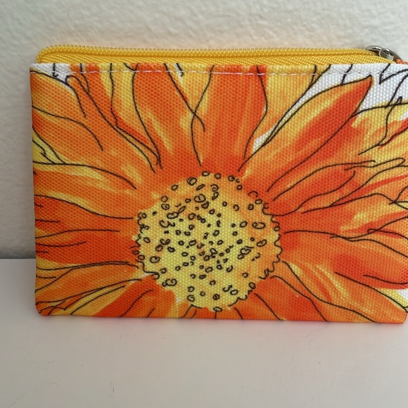 NWOT Clinique by Vera Bradley two piece Cosmetic bag set - Picture 2 of 5